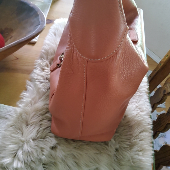 Elegant Peach Leather Shoulder Bag - Picture 12 of 15